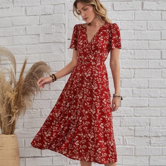 california bay co Dresses & Skirts - Red floral  V‎ neck maxi dress size S
cottagecore romantic spring style